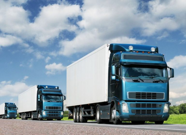 Как выбрать надежную компанию для грузоперевозки фурами по России