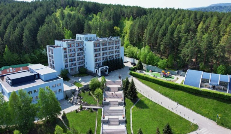 Санатории Белокурихи для отдыха с детьми: комфорт, питание и развлечения