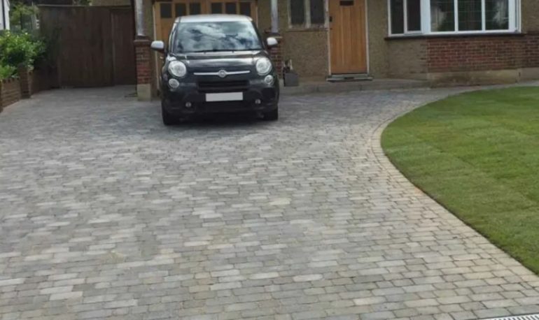 Купить брусчатку для парковки: какие ошибки ломают покрытие через год