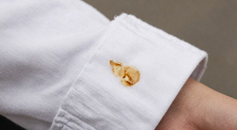 Как удалить клей с одежды: 5 ошибок при удалении